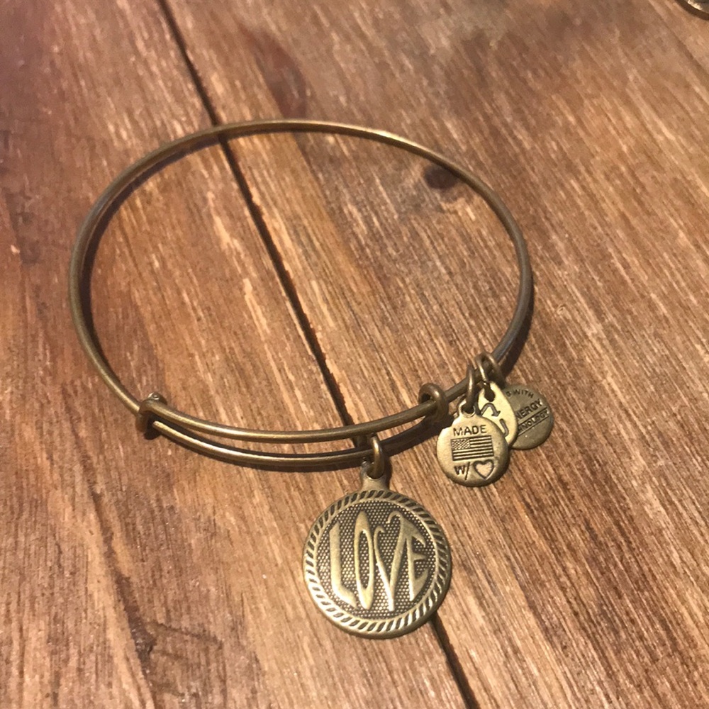 ❤️ Alex and Ani